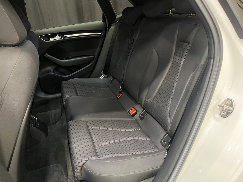 Audi A3 40 TFSi e Prestige Sportback S-tr. 5d