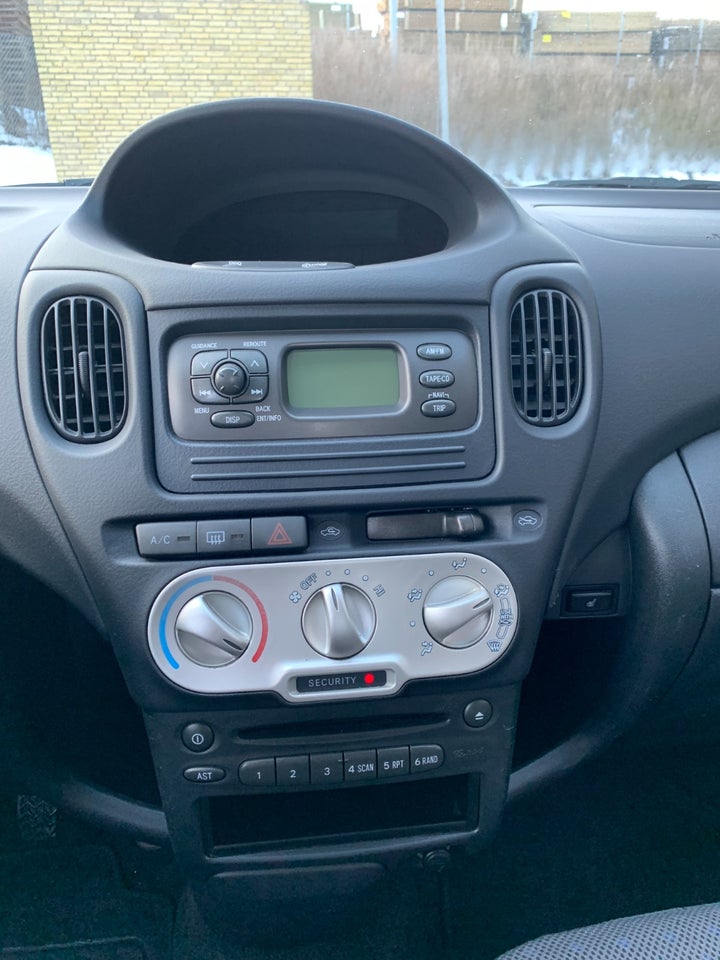 Toyota Yaris Verso 1,5 Luna Komfort 5d