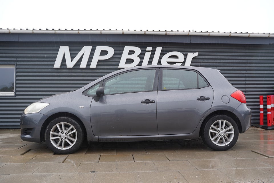 Toyota Auris 1,6 Terra 5d