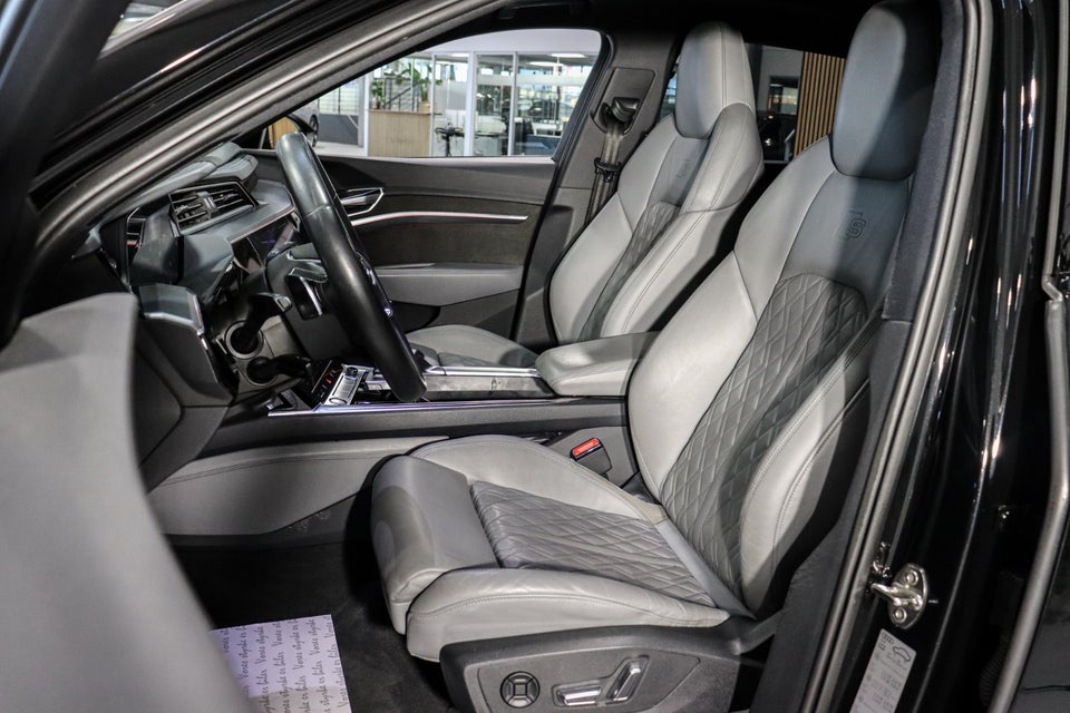 Audi e-tron 55 S-line quattro 5d