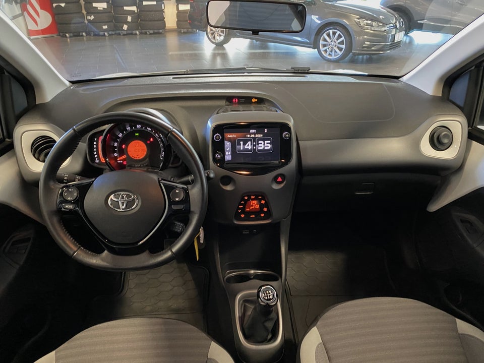 Toyota Aygo 1,0 VVT-i x-press 5d