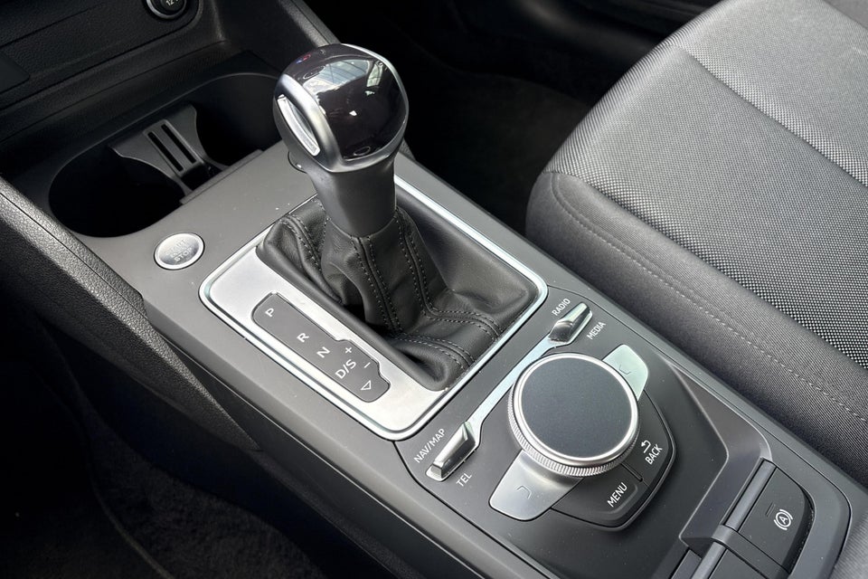 Audi Q2 35 TFSi Prestige S-tr. 5d