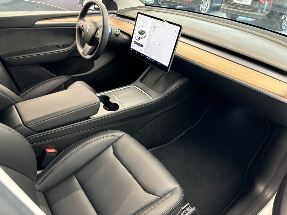 Tesla Model Y Long Range AWD 5d