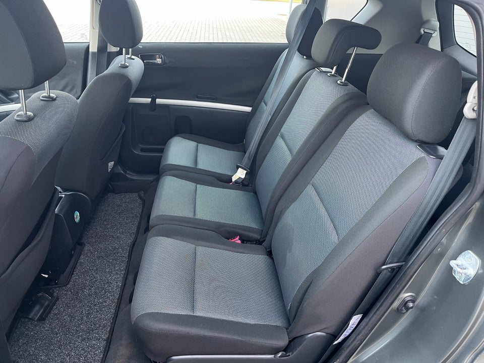 Toyota Corolla Verso 1,8 Sol 7prs 5d