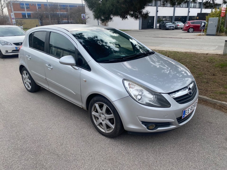 Opel Corsa 1,4 16V Sport 5d