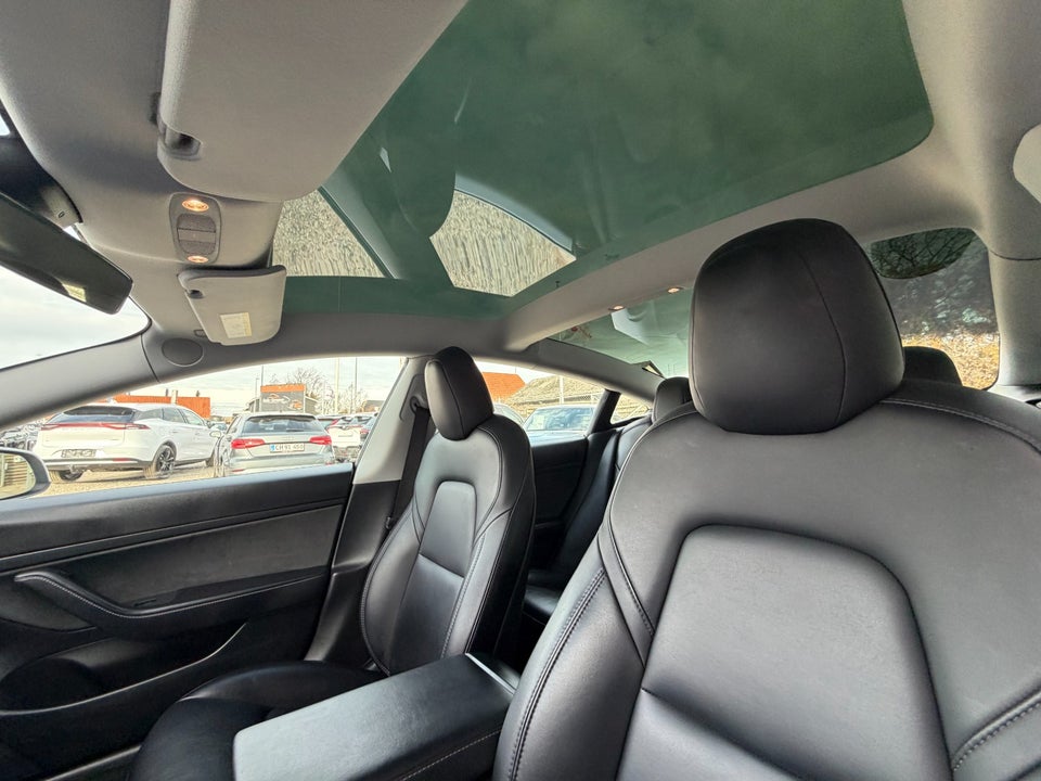 Tesla Model 3 Standard Range+ RWD 4d