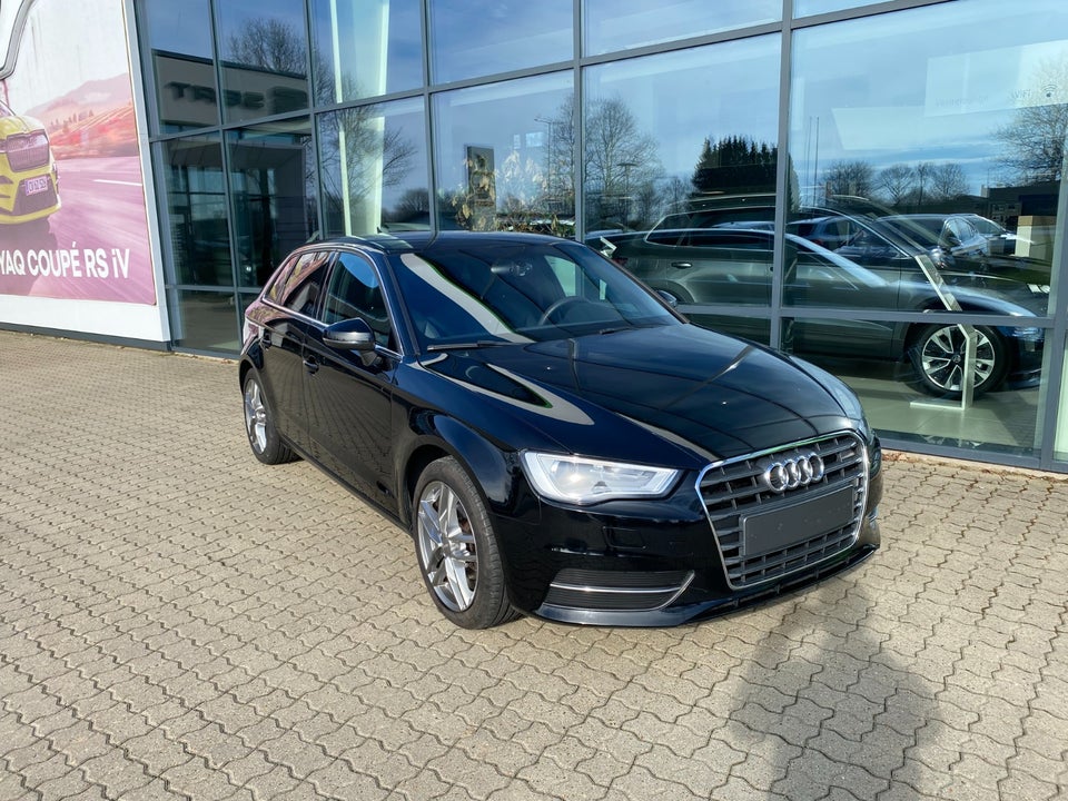 Audi A3 2,0 TDi 150 Ambiente Sportback 5d