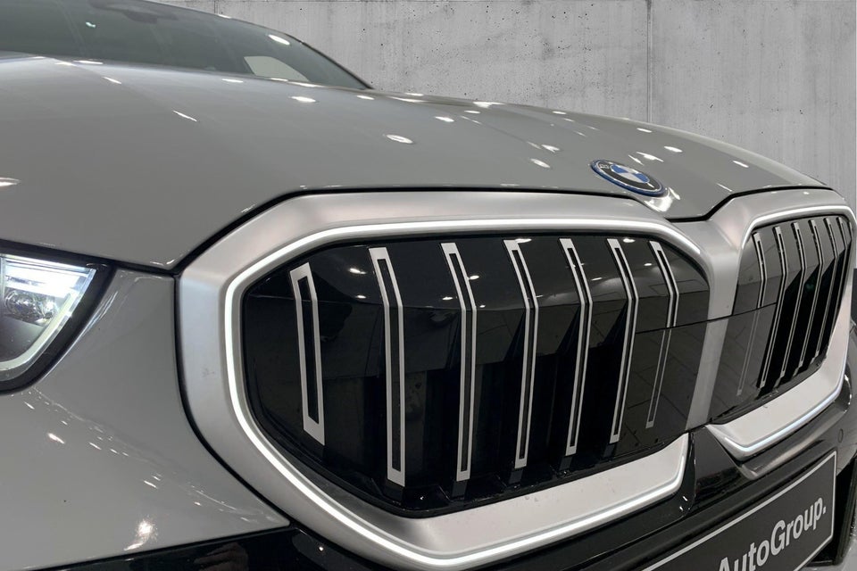 BMW i5 eDrive40 M-Sport 4d