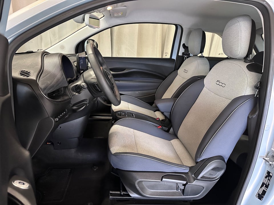 Fiat 500e 42 Icon Plus+ 3d