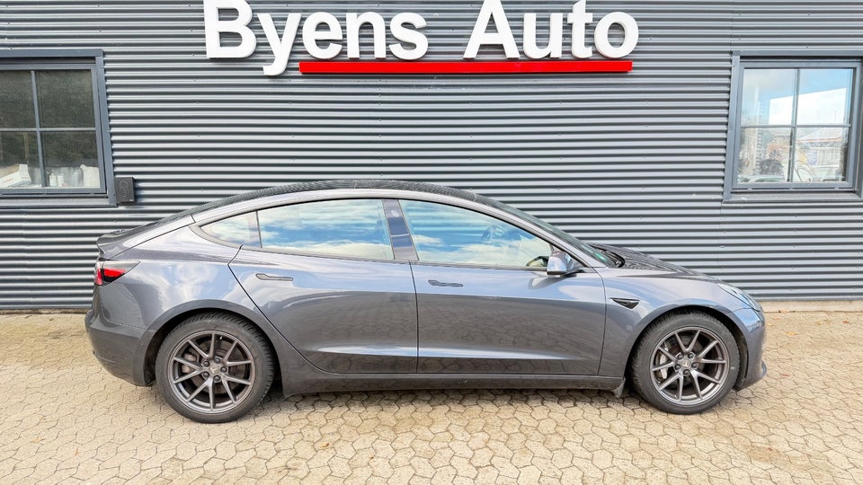 Tesla Model 3 Long Range AWD 4d