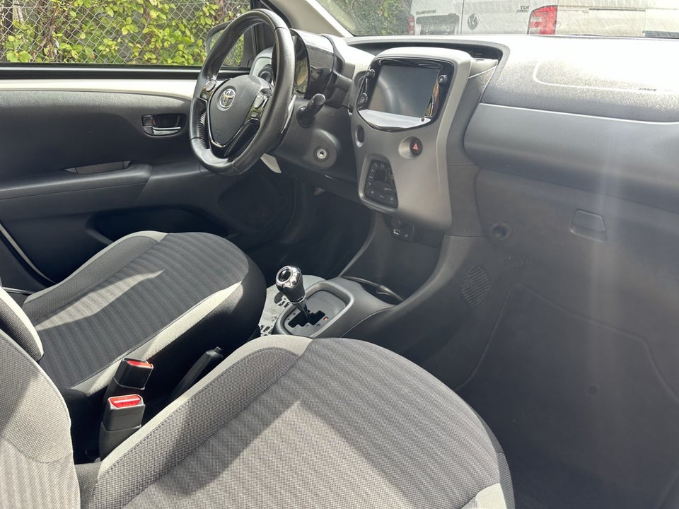 Toyota Aygo 1,0 VVT-i x-pression x-shift 5d