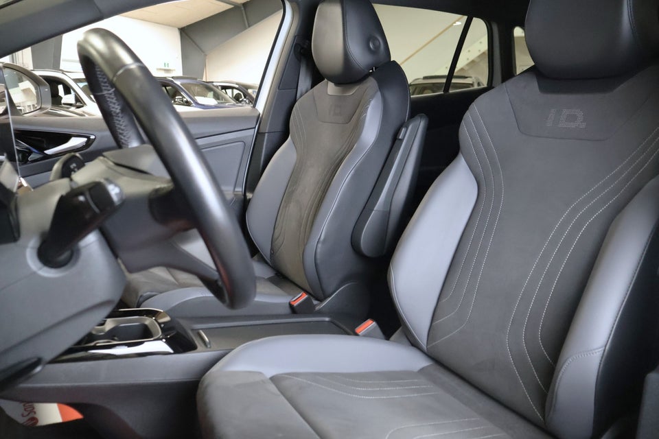 VW ID.4 77 Style 4Motion 5d