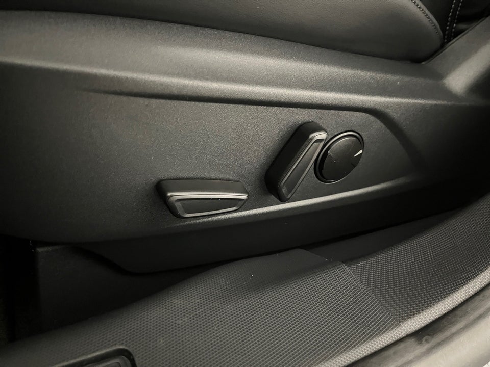 Ford Mustang Mach-E 75 Premium Standard Range AWD 5d