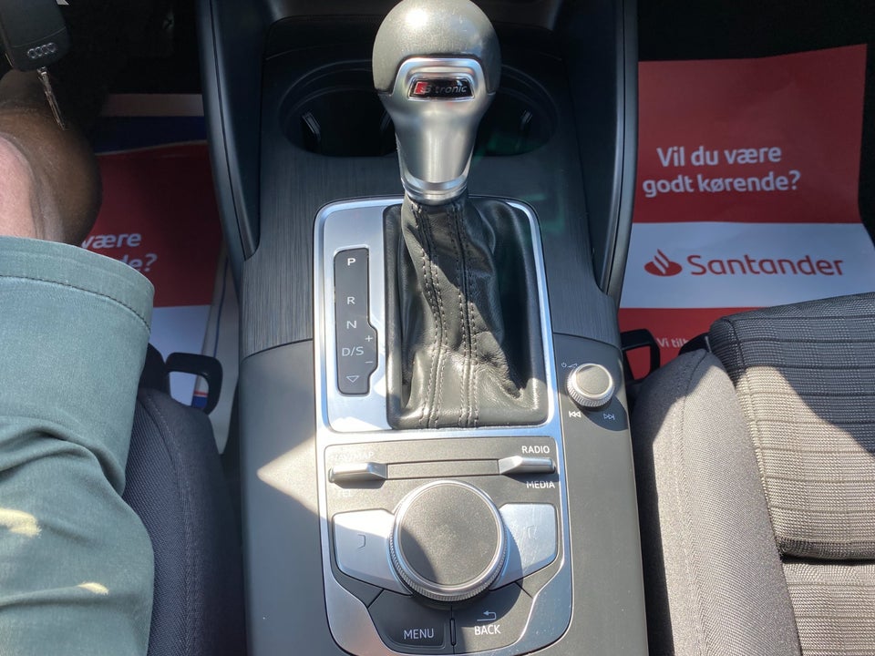 Audi A3 35 TDi S-line S-tr. 4d