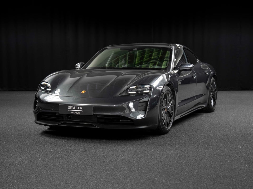 Porsche Taycan GTS Performance+  4d