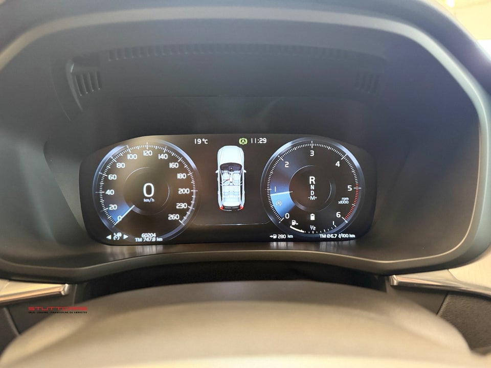 Volvo XC60 2,0 B4 197 Momentum aut. 5d