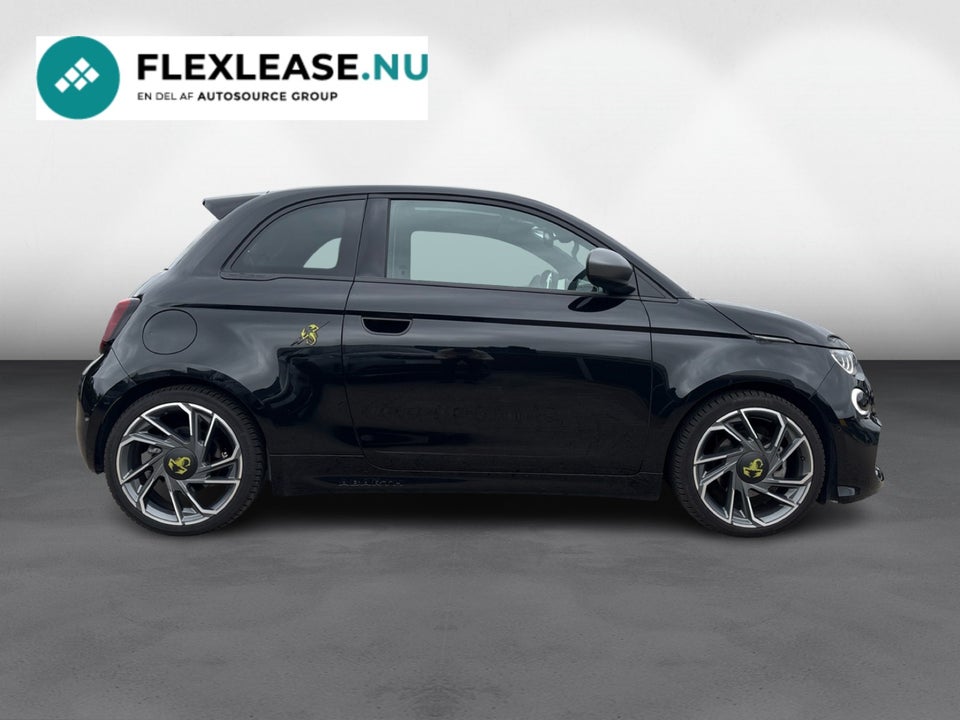 Abarth 500e Scorpionissima 3d