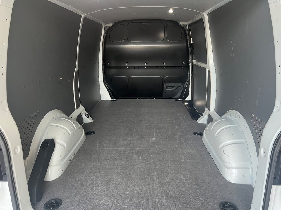 VW Transporter 2,0 TDi 150 Kassevogn DSG lang
