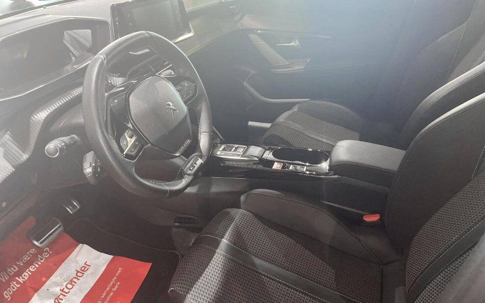 Peugeot e-208 50 GT 5d