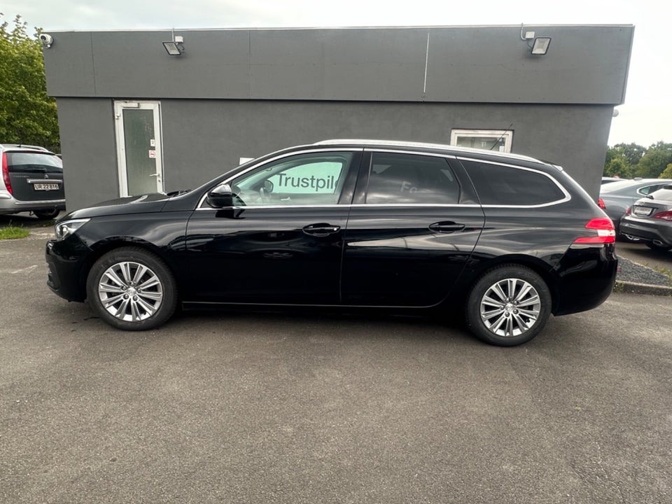 Peugeot 308 1,5 BlueHDi 130 Allure+ Sky SW 5d