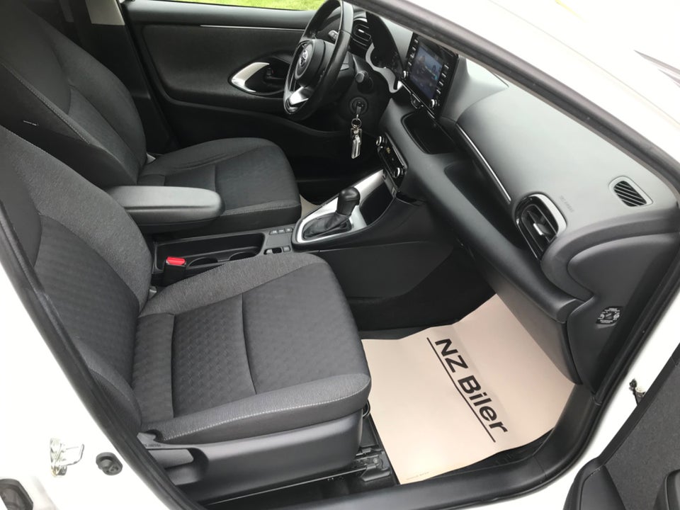 Toyota Yaris 1,5 Hybrid H3 Vision e-CVT 5d