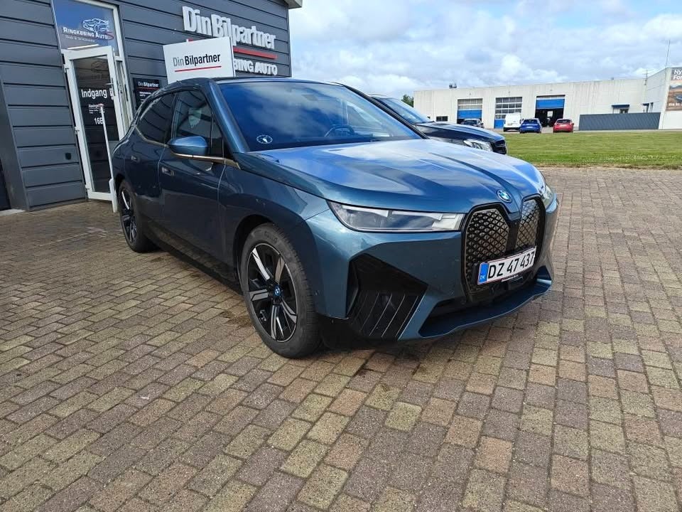BMW iX xDrive40 Sport 5d