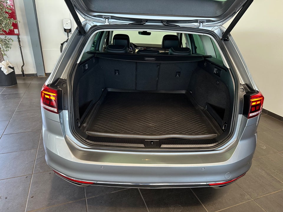 VW Passat 2,0 TDi 200 Elegance High Variant DSG 5d