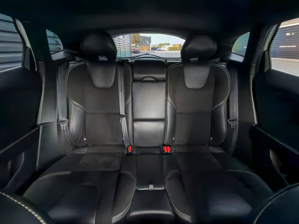 Volvo V40 2,0 T4 190 R-Design 5d
