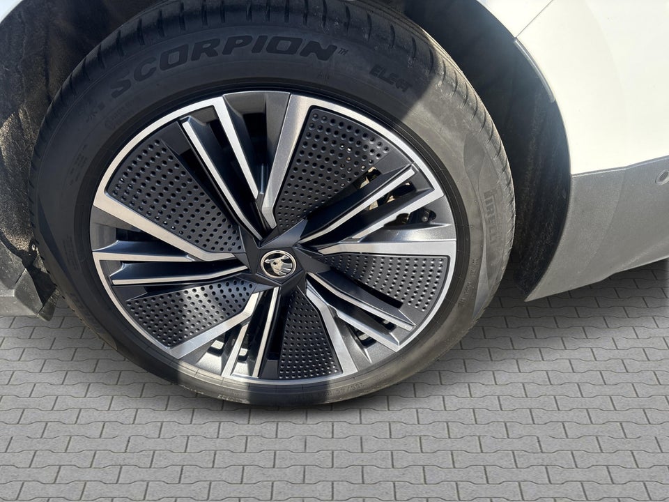 Skoda Enyaq 80 iV Plus 5d