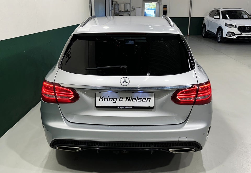 Mercedes C300 2,0 AMG Line stc. aut. 5d