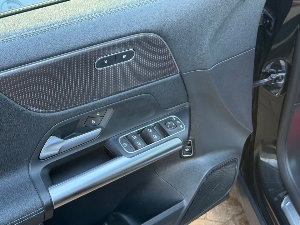 Mercedes EQA300 AMG Line 4Matic 5d