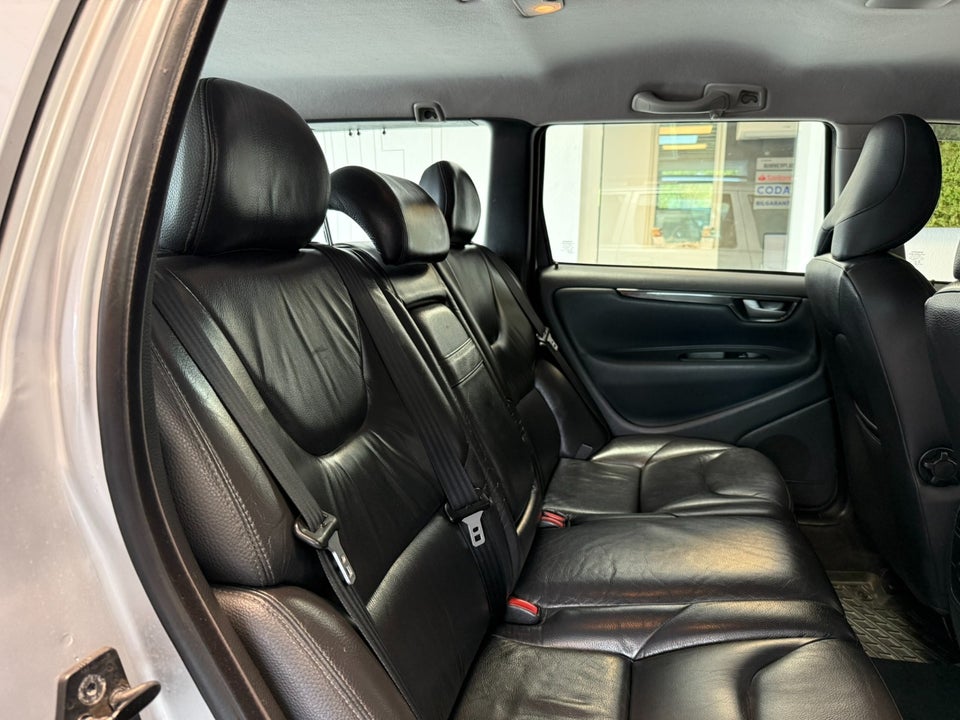 Volvo V70 2,4 D 130 Momentum aut. 5d