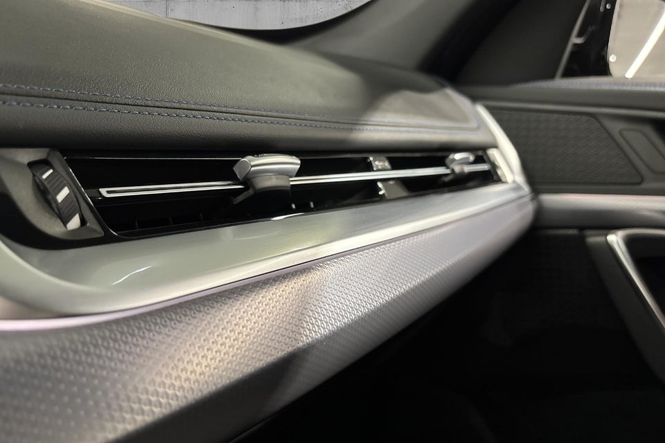 BMW iX1 xDrive30 M-Sport 5d