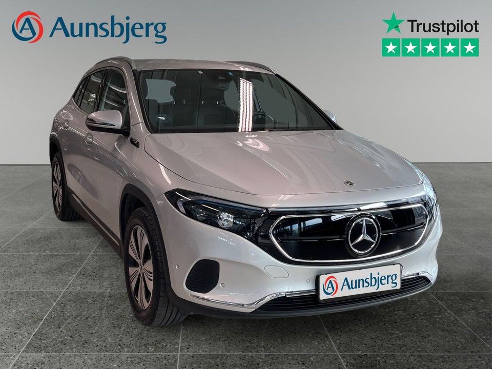 Mercedes EQA300 4Matic 5d