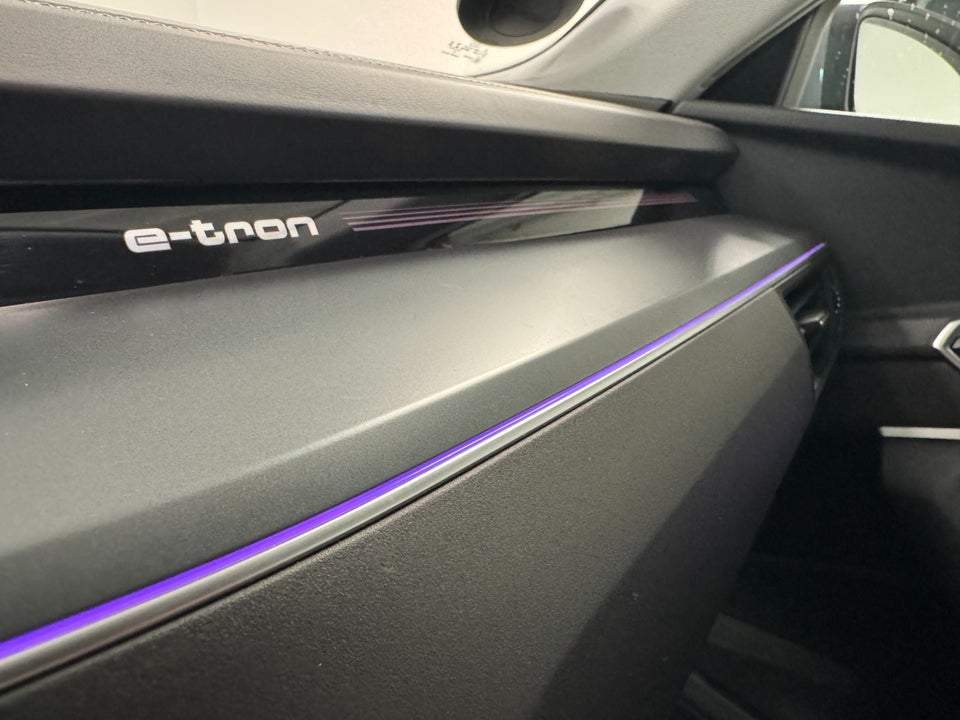 Audi e-tron 55 quattro 5d