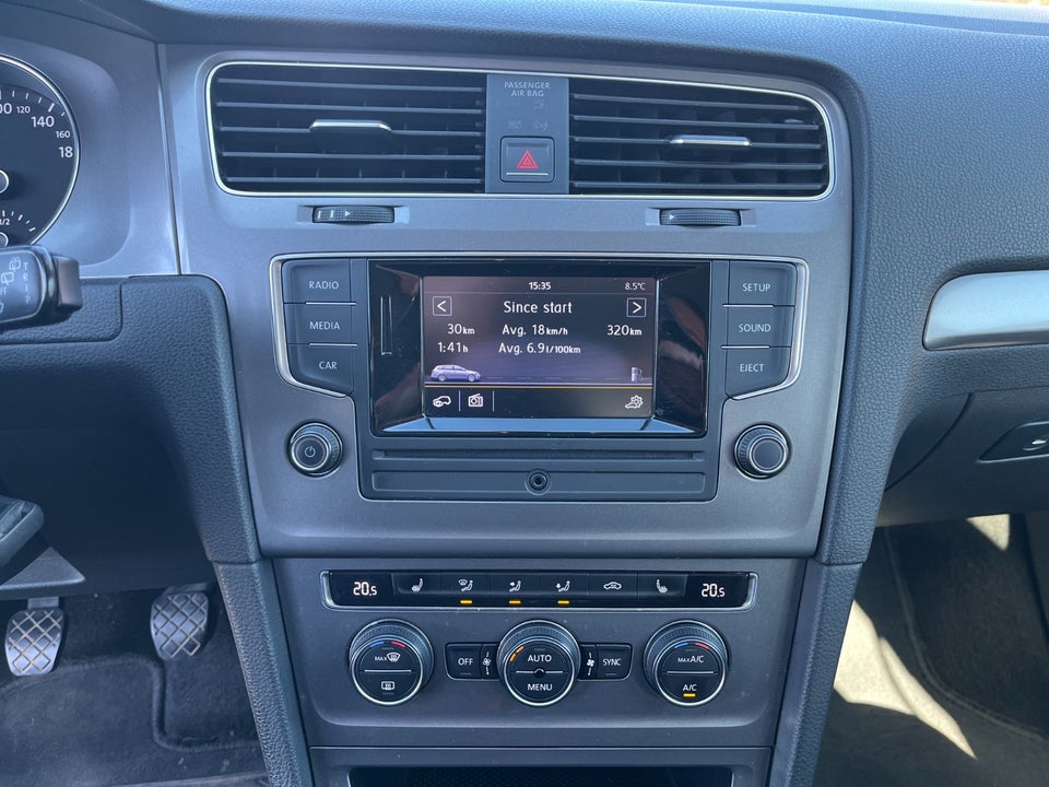 VW Golf VII 1,6 TDi 110 BlueMotion Variant 5d