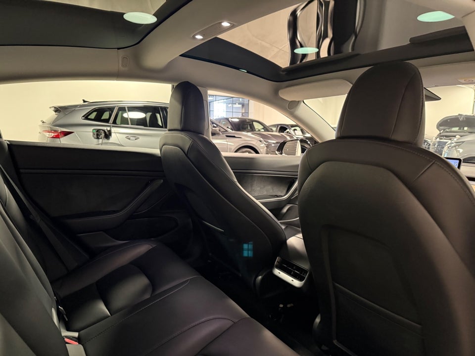 Tesla Model 3 Long Range AWD 4d