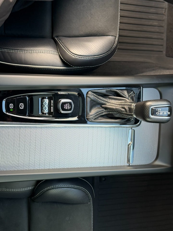 Volvo XC60 2,0 T5 250 R-Design aut. AWD 5d