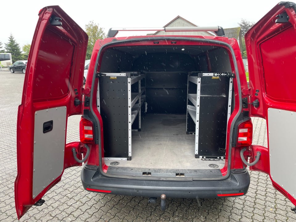 VW Transporter 2,0 TDi 150 Kassevogn DSG lang