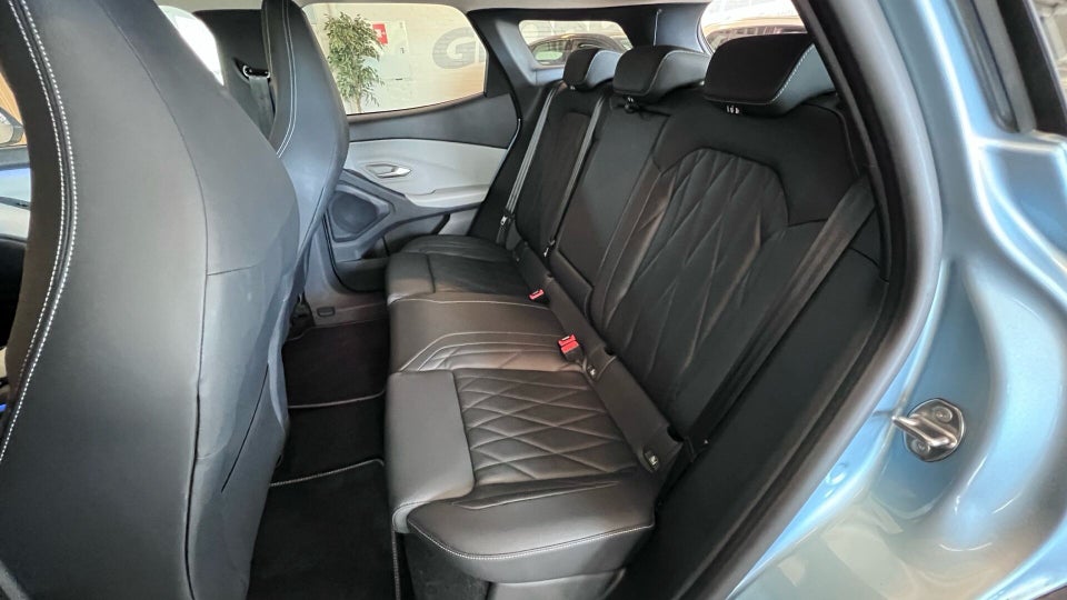 Ford Explorer 77 Premium Extended Range 5d