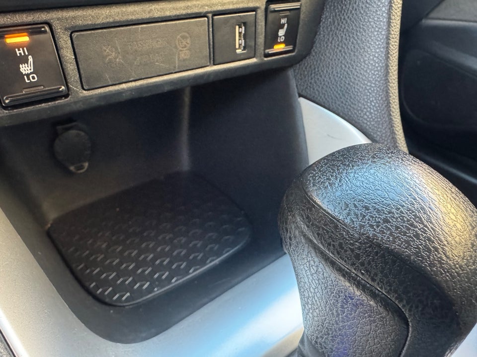 Toyota Yaris 1,5 Hybrid H1 e-CVT 5d