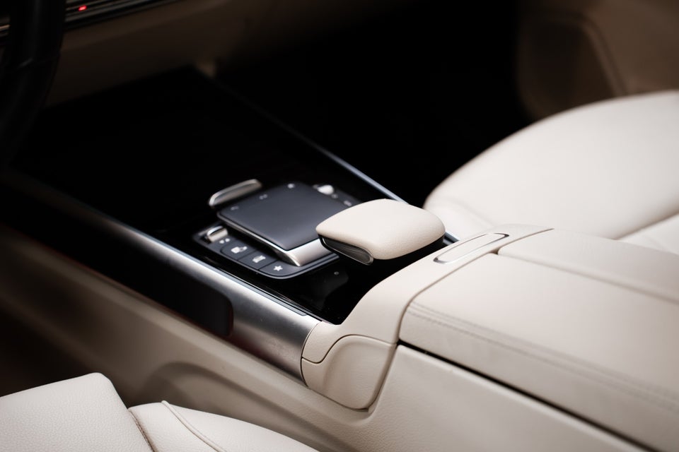 Mercedes EQB300 4Matic 7prs 5d