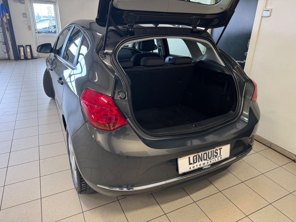 Opel Astra 1,4 100 Limited 5d