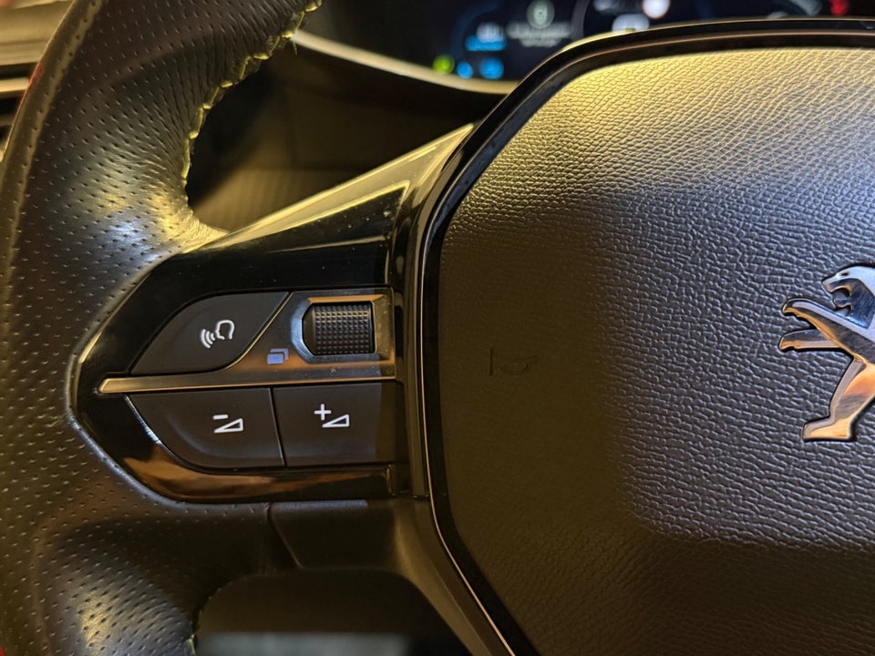 Peugeot e-2008 50 GT Line Electric 5d