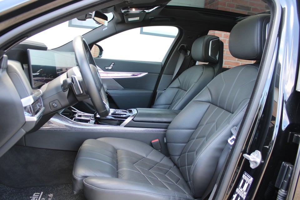 BMW i7 eDrive50 M-Sport 4d
