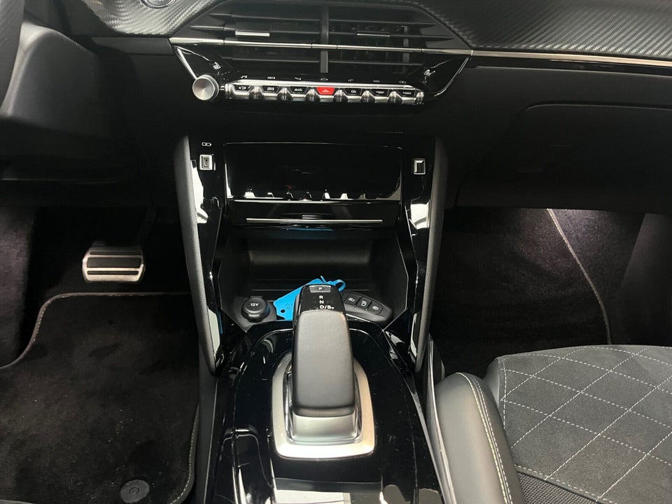 Peugeot e-208 50 GT Sky 5d