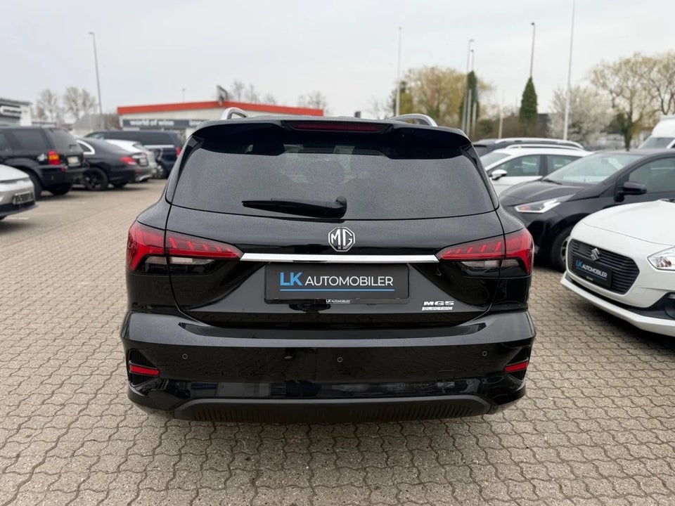 MG MG5 61 Luxury 5d