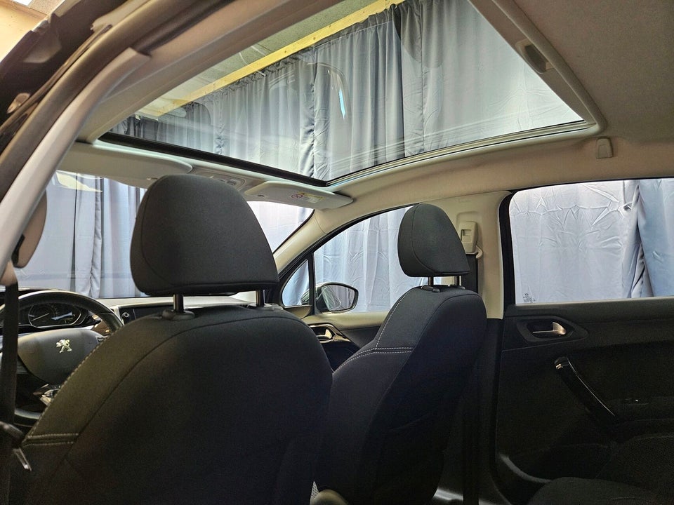Peugeot 208 1,5 BlueHDi 100 Prestige Sky 5d