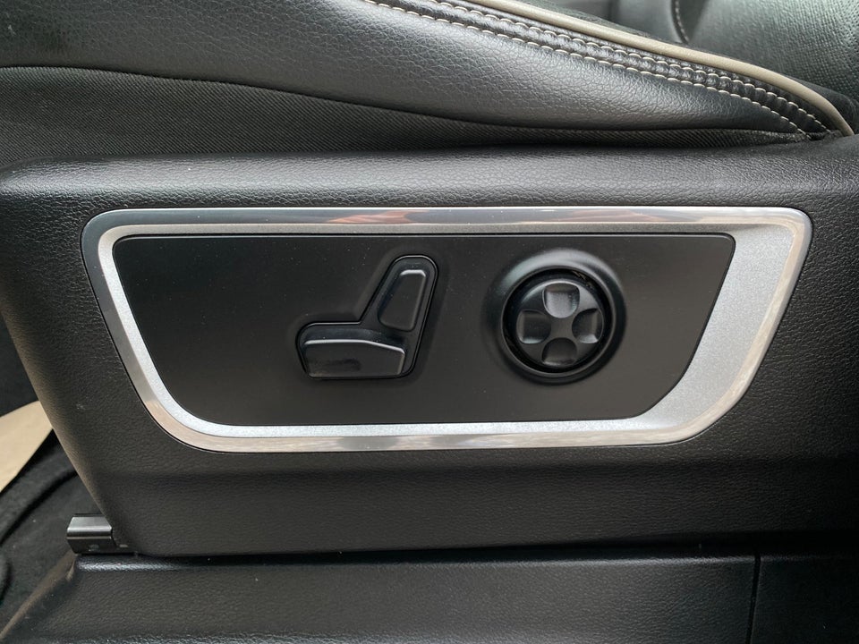 Dodge RAM 1500 5,7 V8 Hemi Laramie aut. 4d