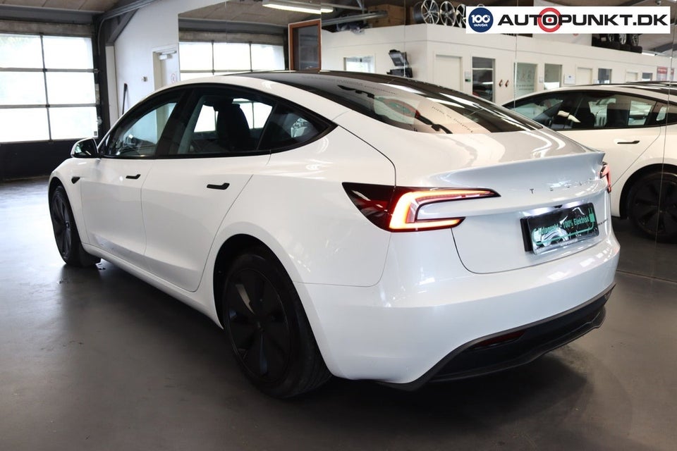 Tesla Model 3 Long Range AWD 4d